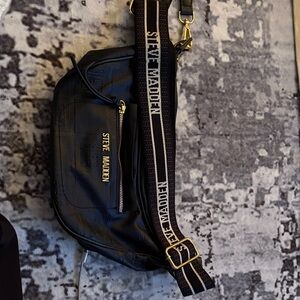Steve Madden Black Crossbody Fanny Pack Bag